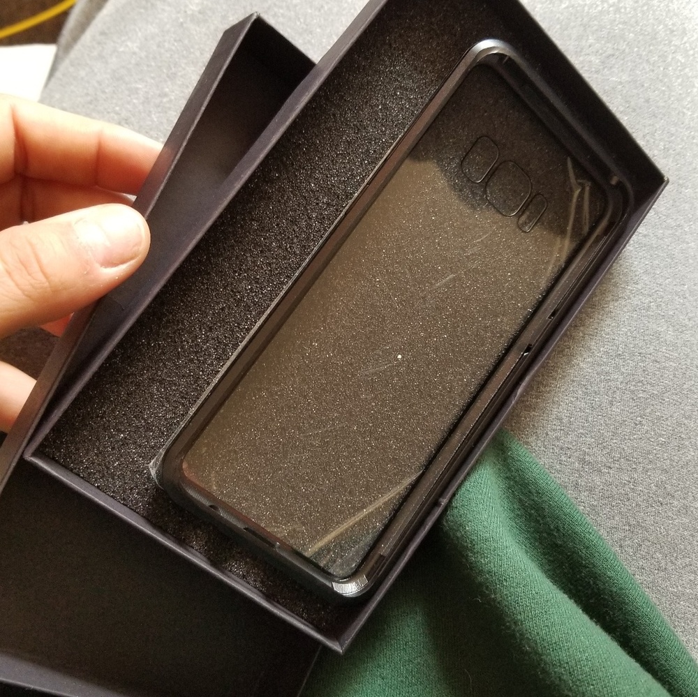 Galaxy s8 clear phone case. Never been used
